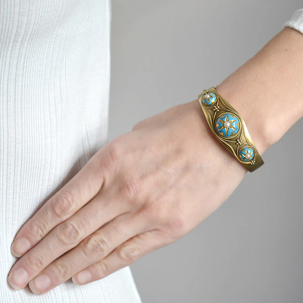 Victorian 15kt Etruscan Pearl & Enamel Starburst Motif Bracelet - Image 6