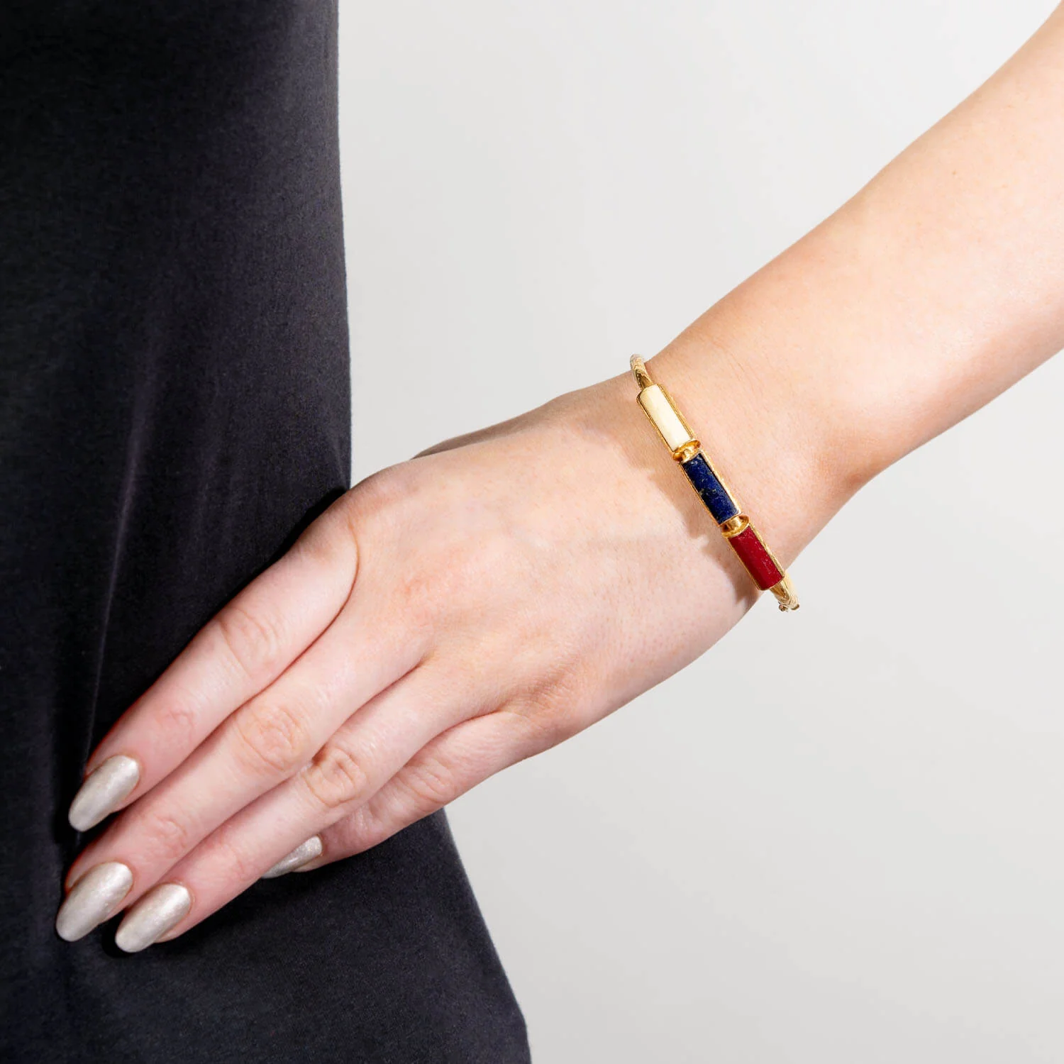 Art Deco 18k Bone, Lapis, and Jasper Bangle - Image 6