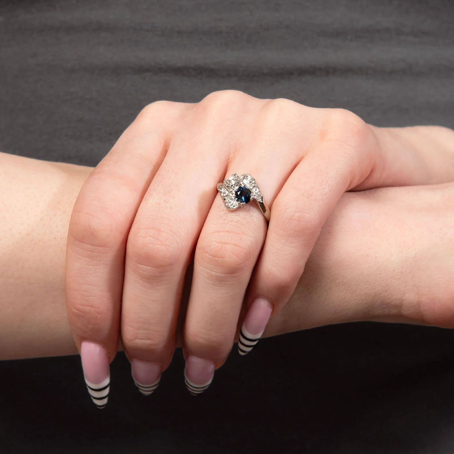 Art Deco Palladium Diamond & Sapphire Bypass Ring - Image 6