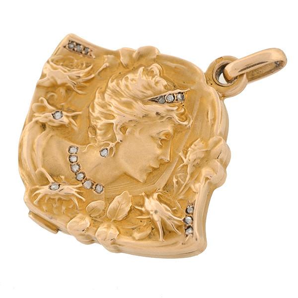 Art Nouveau French 18k Diamond Repousse Slide Locket - Image 4