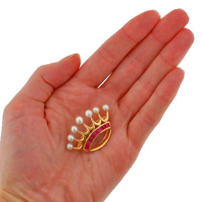 Early Retro 14kt Yellow Gold Ruby & Pearl Crown Pin - Image 7