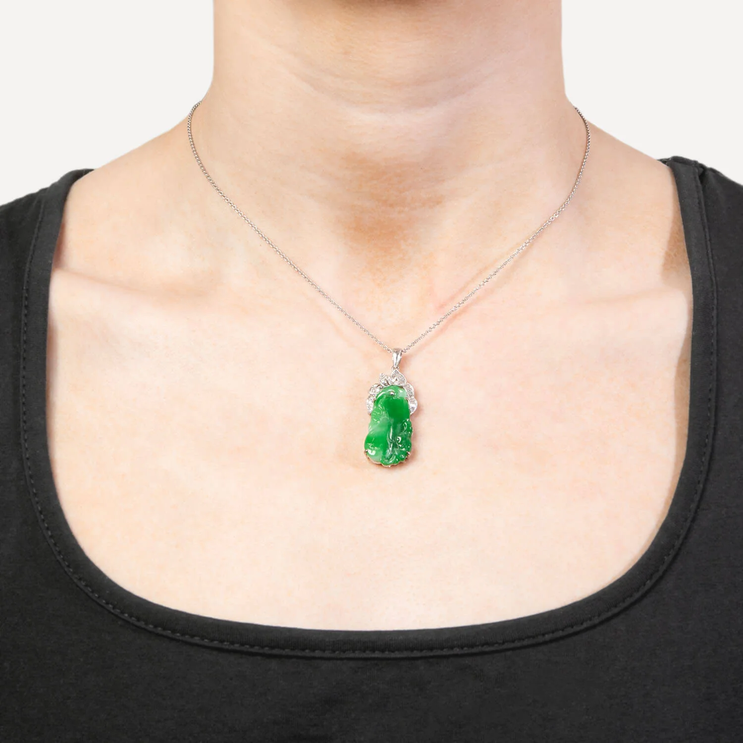 Estate 18k Jade and Diamond Pendant Necklace - Image 5