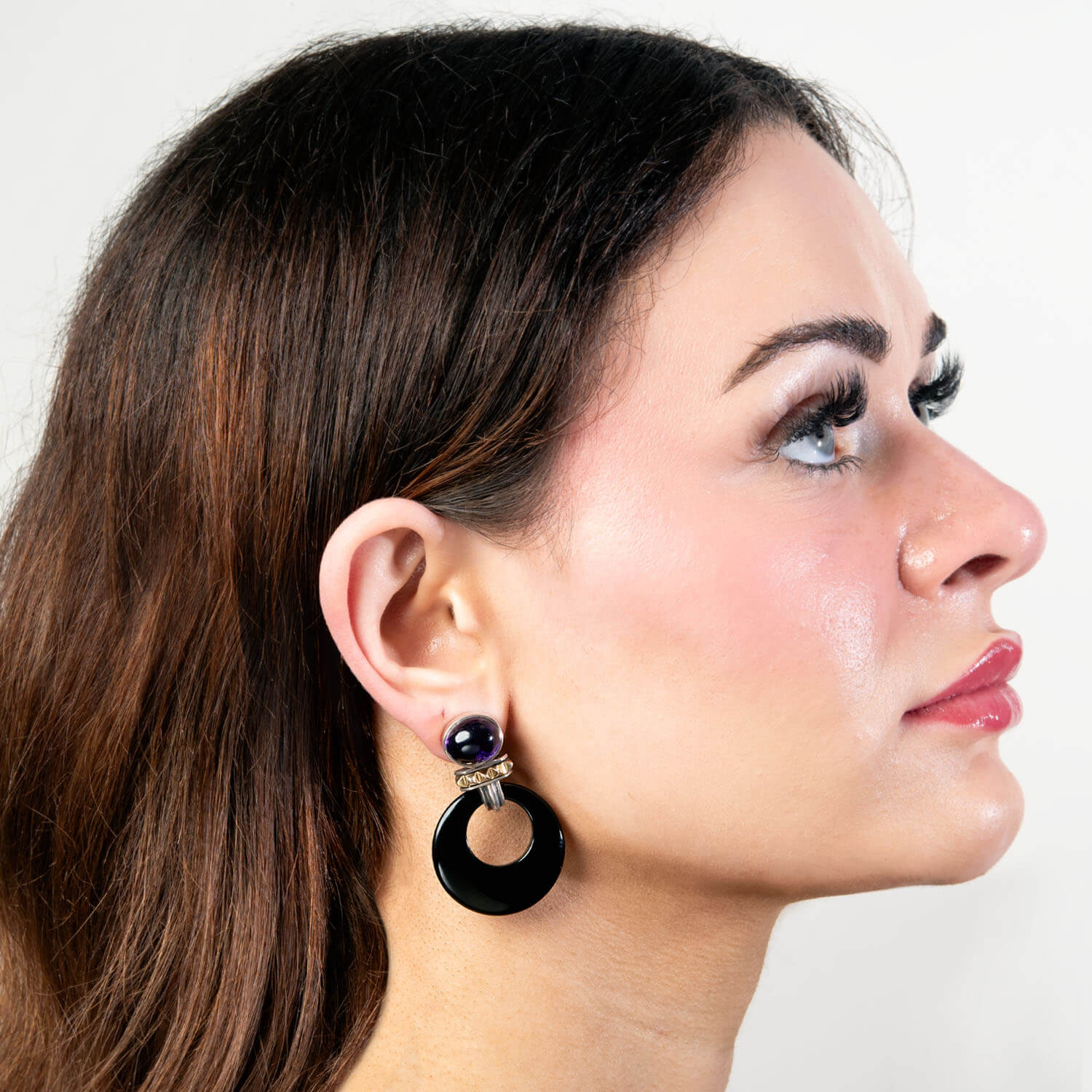LAGOS Estate 18k/Sterling Silver Amethyst and Onyx Hoop Earrings - Image 5