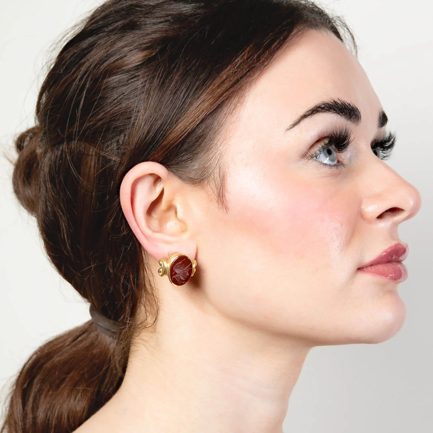 VAHE NALTCHAYAN  Estate 18k Carnelian Intaglio Earrings - Image 5