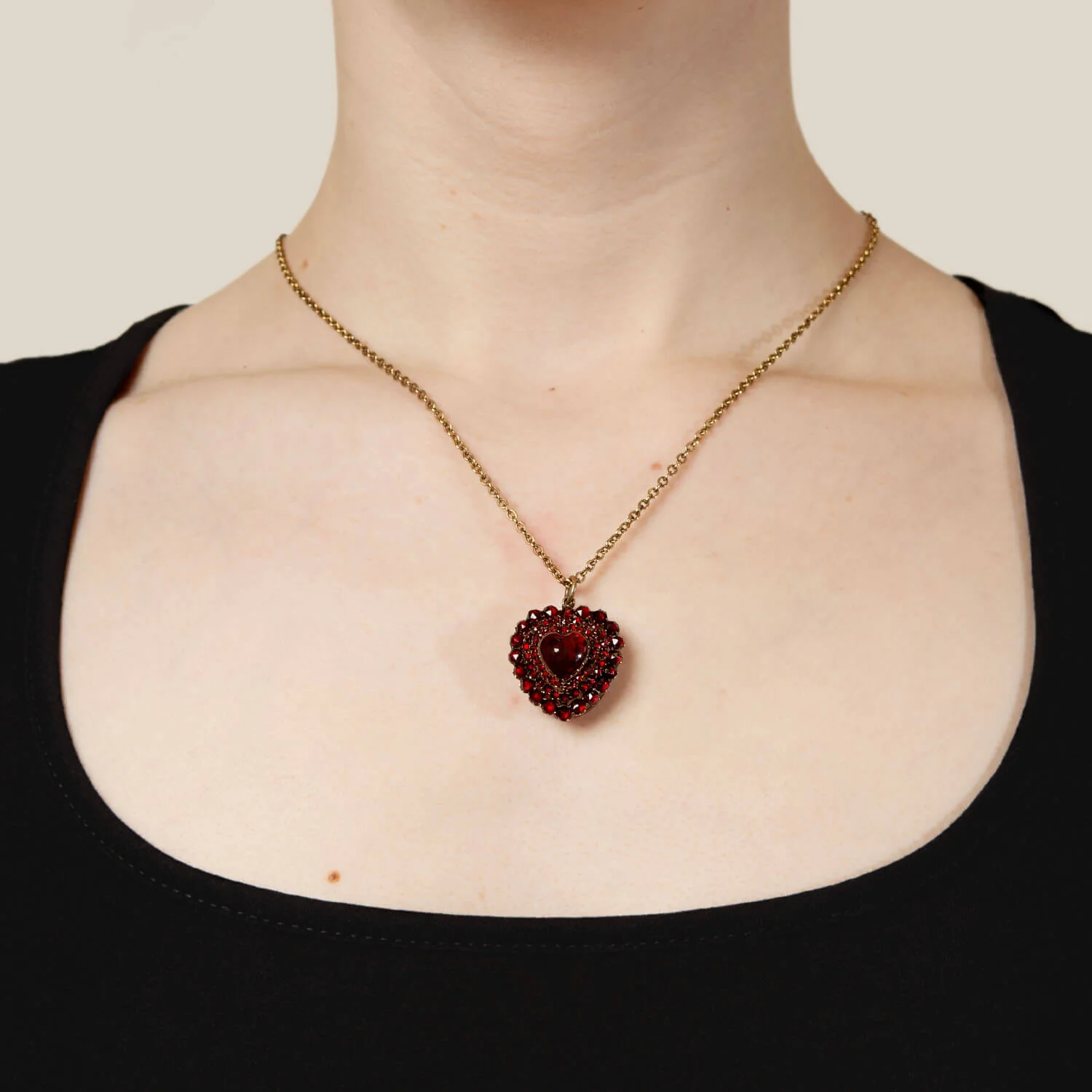 Victorian 9k Bohemian Barnet Heart Locket - Image 5