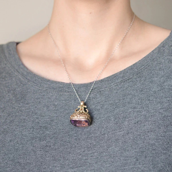 Victorian 9kt Repousse Faceted Amethyst Fob - Image 6