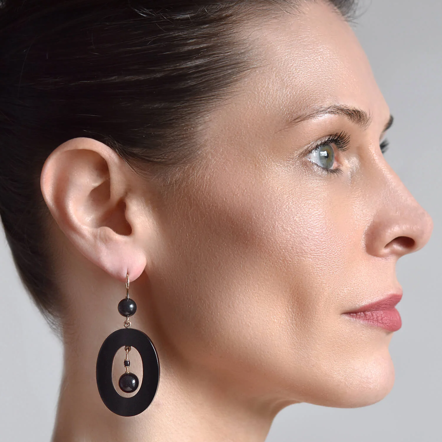 Victorian Large 14kt Carved Onyx Oval-Shaped Hoop Earrings - Image 7